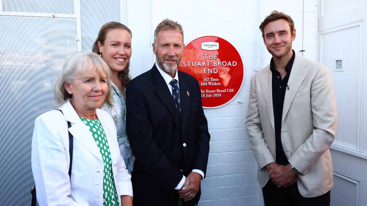 Former cricketer Chris Broad with his son Stuart Broad. Image: Reuters Former cricketer Chris Broad with his son Stuart Broad. Image: Reuters