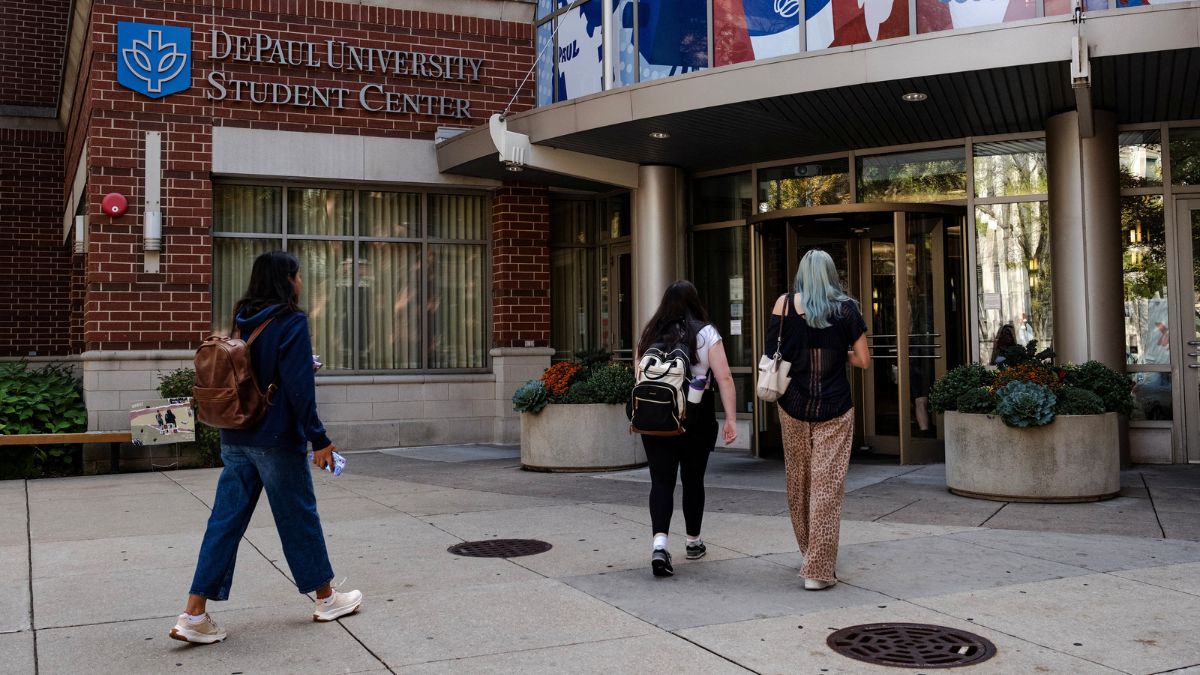 No American dream this season for Indians and Chinese: Is US losing its global classroom? No American dream this season for Indians and Chinese: Is US losing its global classroom?