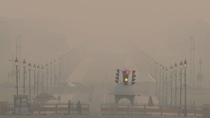 Is Delhi’s AQI 400 or 2000? Why the two different readings are both right