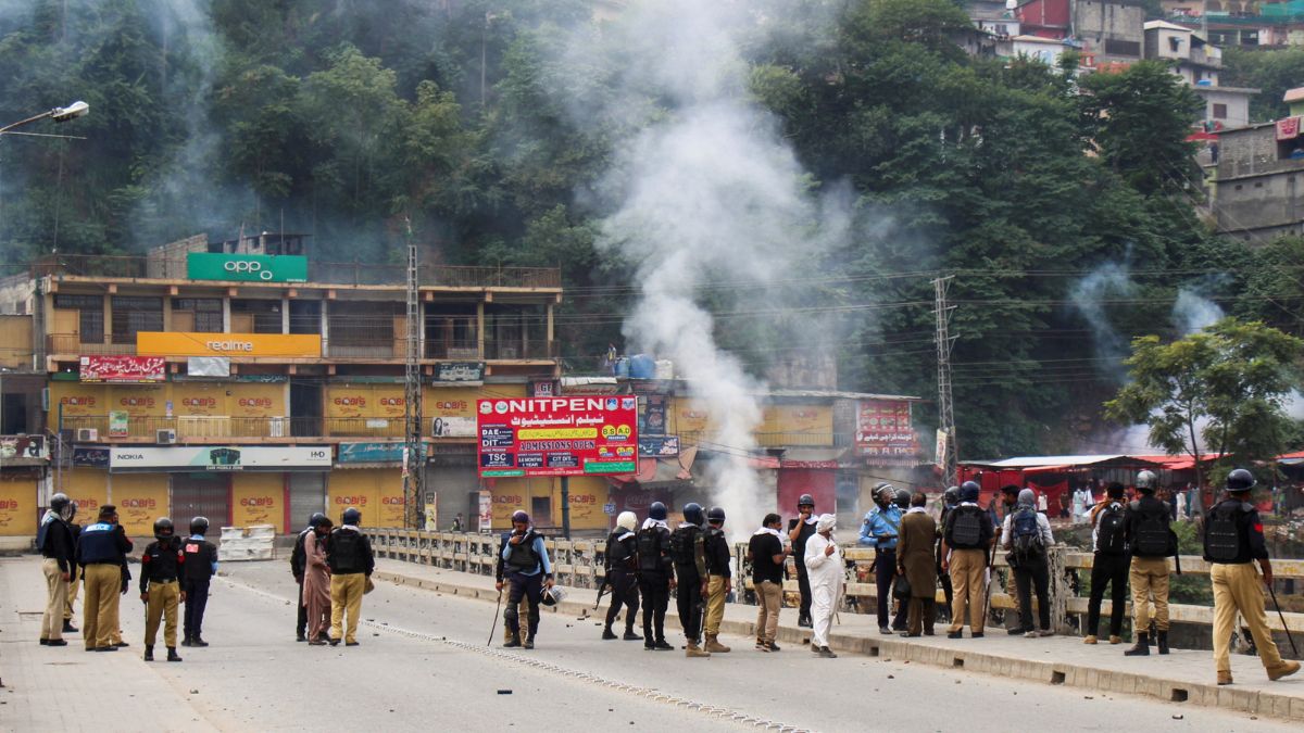 Police personnel stand on a bridge as they stop the protesters of the Awami Action Committee during a protest following a shutter-down strike in Muzaffarabad, the capital of Pakistan Occupied Jammu and Kashmir (PoJK) on October 1, 2025. (Photo: Naseer ud Din/Reuters) Police personnel stand on a bridge as they stop the protesters of the Awami Action Committee during a protest following a shutter-down strike in Muzaffarabad, the capital of Pakistan Occupied Jammu and Kashmir (PoJK) on October 1, 2025. (Photo: Naseer ud Din/Reuters)