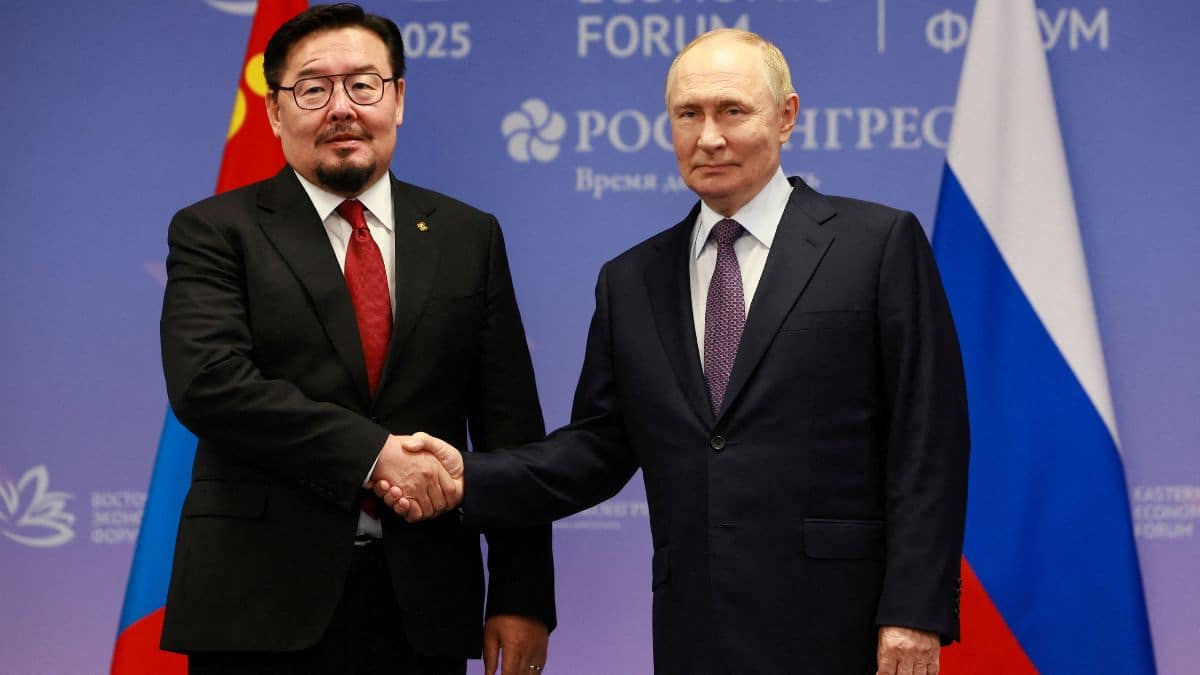 Mongolian parliament ousts PM Zandanshatar four months after he took office
