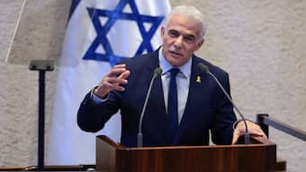 Israeli Opposition leader Yair Lapid speaks at the Knesset on the day of US President Donald Trump's address amid a US-brokered prisoner-hostage swap and ceasefire deal between Israel and Hamas, in Jerusalem, on October 13, 2025. (Photo: Evelyn Hockstein/Pool/Reuters) 