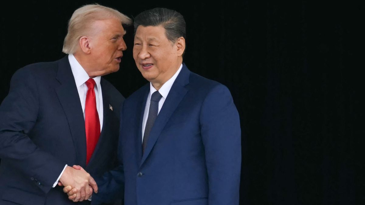 US President Donald Trump (left) and China's President Xi Jinping shake hands as they leave after their talks at the Gimhae Air Base, located next to the Gimhae International Airport, in Busan, South Korea, on October 30, 2025. (Photo: Andrew Caballero-Reynolds/AFP) US President Donald Trump (left) and China's President Xi Jinping shake hands as they leave after their talks at the Gimhae Air Base, located next to the Gimhae International Airport, in Busan, South Korea, on October 30, 2025. (Photo: Andrew Caballero-Reynolds/AFP)