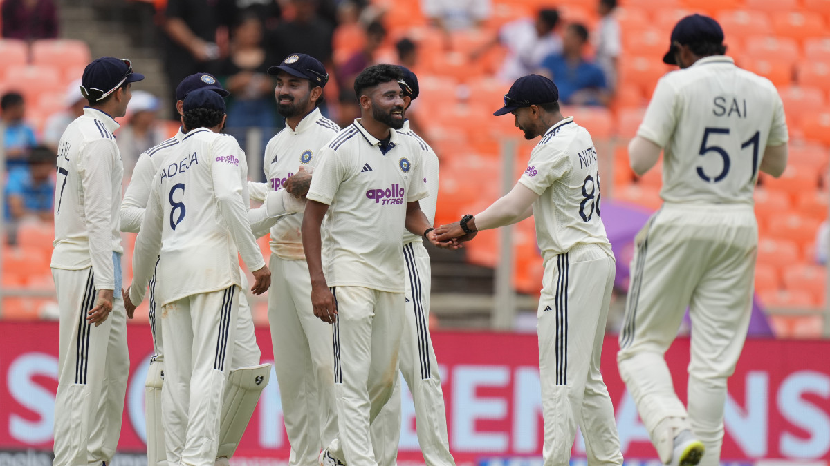 India vs West Indies 1st Test LIVE Score, Day 1: Siraj, Bumrah lead the way as West Indies bowled out for 162 India vs West Indies 1st Test LIVE Score, Day 1: Siraj, Bumrah lead the way as West Indies bowled out for 162