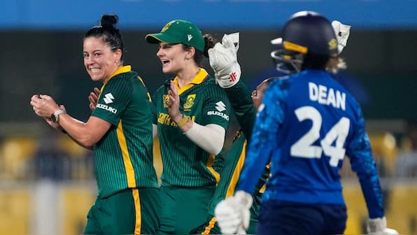 Wolvaardt, Kapp star in dominant victory over England as South Africa reach maiden Women's World Cup final