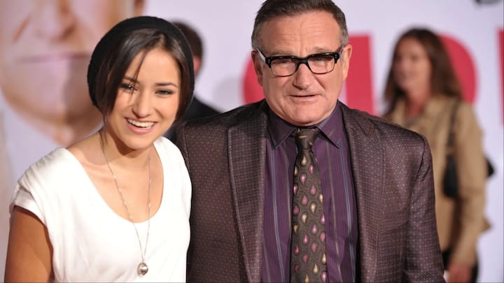 Zelda Williams urges people to stop sending 'gross' AI videos of her dad Robin Williams Zelda Williams urges people to stop sending 'gross' AI videos of her dad Robin Williams