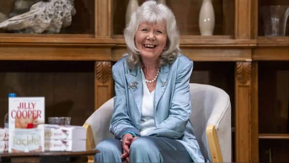 Jilly Cooper, British author of bestselling risqué novels, including ‘Rivals,’ dies at 88