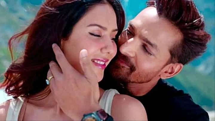 Ek Deewane Ki Deewaniyat: Harshvardhan Rane & Sonam Bajwa starrer faces backlash from fans: 'Not respecting a woman's consent...' Ek Deewane Ki Deewaniyat: Harshvardhan Rane & Sonam Bajwa starrer faces backlash from fans: 'Not respecting a woman's consent...'