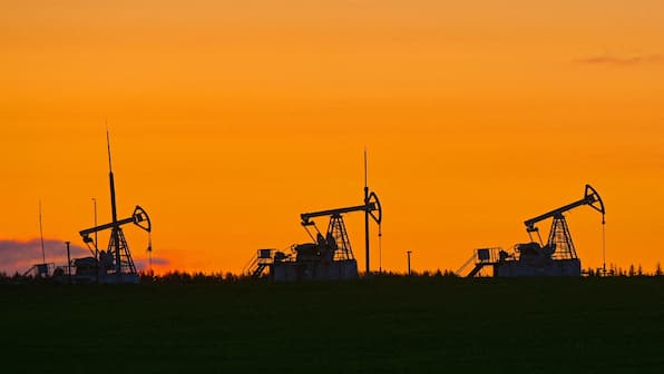 Global crude prices jump nearly 5% after Trump’s new oil sanctions against Russia