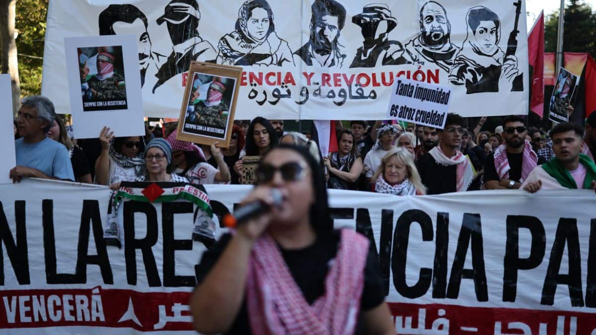 Tens of thousands march in Europe calling for Gaza ceasefire and aid delivery