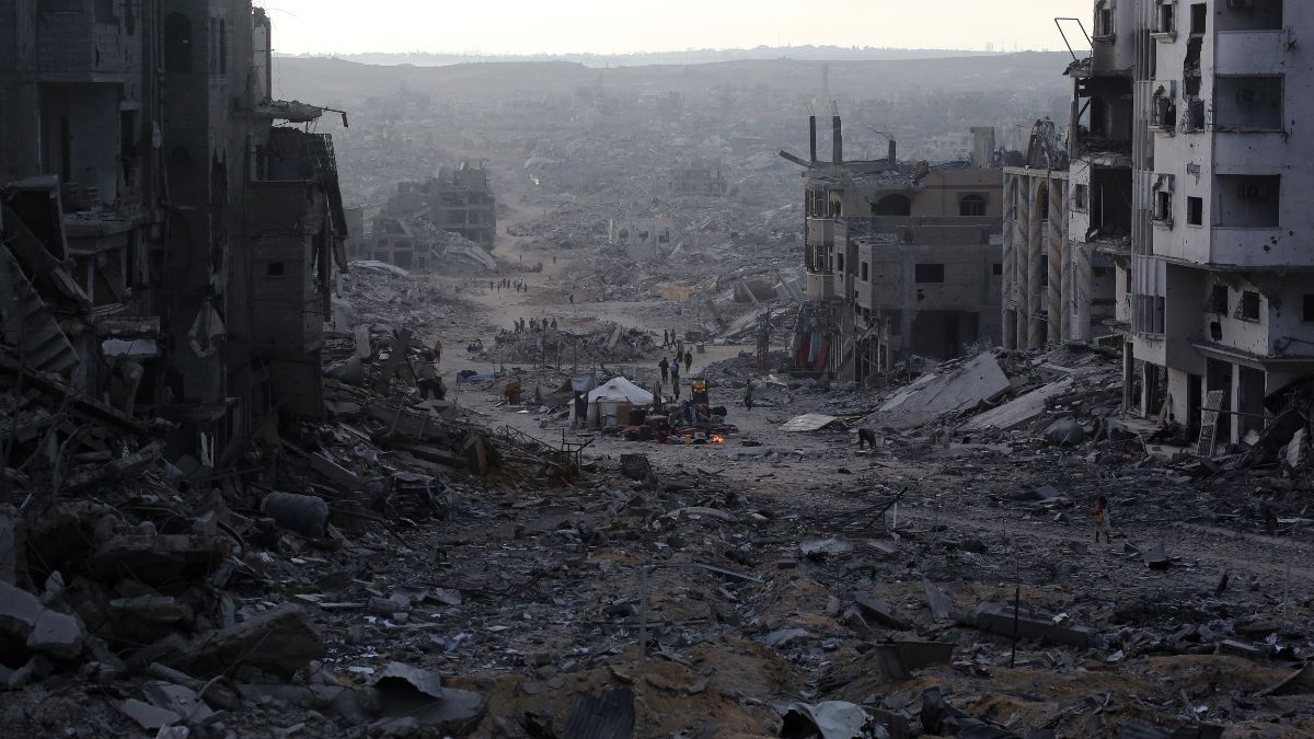 Israel and Gaza prepare to release hostages and prisoners as Trump set to depart for West Asia Israel and Gaza prepare to release hostages and prisoners as Trump set to depart for West Asia