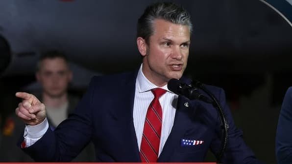 Plane carrying US Defence Secretary Hegseth makes emergency landing in UK after windshield crack