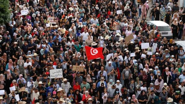 ‘We want to breathe’: Hundreds march in Tunisia’s capital over worsening pollution