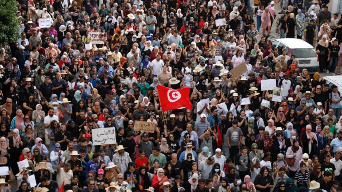 ‘We want to breathe’: Hundreds march in Tunisia’s capital over worsening pollution ‘We want to breathe’: Hundreds march in Tunisia’s capital over worsening pollution