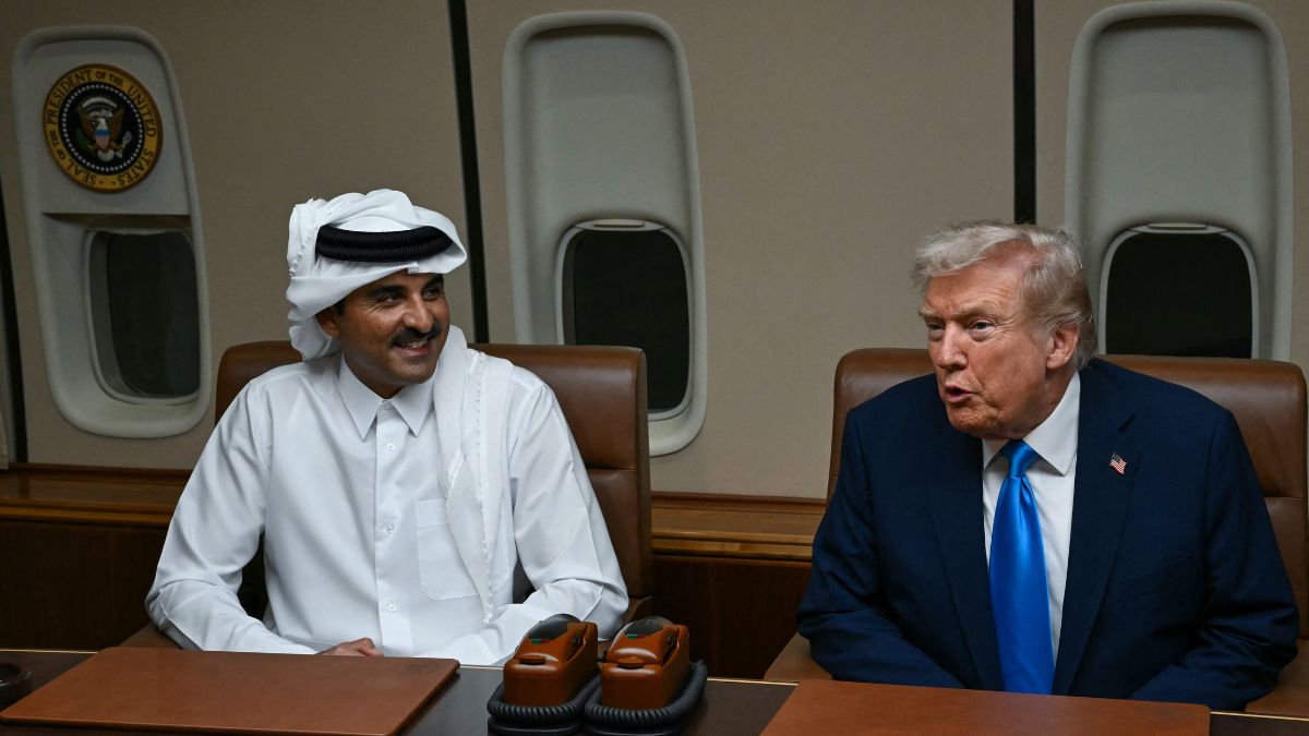 Trump meets emir and PM en route to Asia summits, Xi talks, hails role in Gaza peace efforts