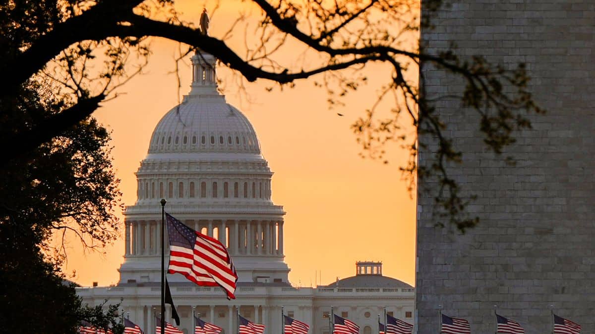 <div>Why Trump can't afford a long shut down nor back down like last time</div>