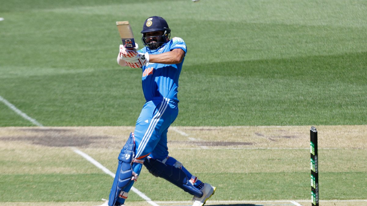 Rohit vs Kohli fan battle reignites during Adelaide ODI as ‘Hitman’ hits fifty, Virat falls for duck: ‘toxic ungrateful fans…’ Rohit vs Kohli fan battle reignites during Adelaide ODI as ‘Hitman’ hits fifty, Virat falls for duck: ‘toxic ungrateful fans…’