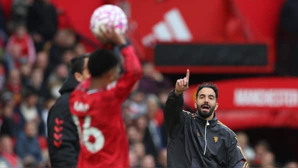 Man United’s next possible manager picked by Scholes as Neville slams Amorim, players: ‘You shouldn’t be playing for the club’