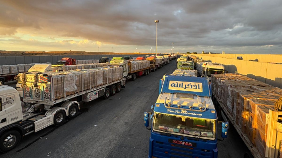 Aid trucks enter the Gaza Strip through the Karem Abu Salem and al-Awja border crossings, carrying essential supplies Aid trucks enter the Gaza Strip through the Karem Abu Salem and al-Awja border crossings, carrying essential supplies