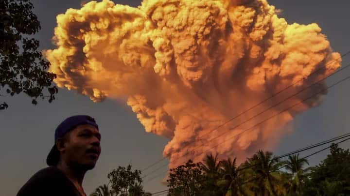 Watch: Indonesia’s Mount Lewotobi Laki-Laki erupts, sends ash 10km into sky Watch: Indonesia’s Mount Lewotobi Laki-Laki erupts, sends ash 10km into sky
