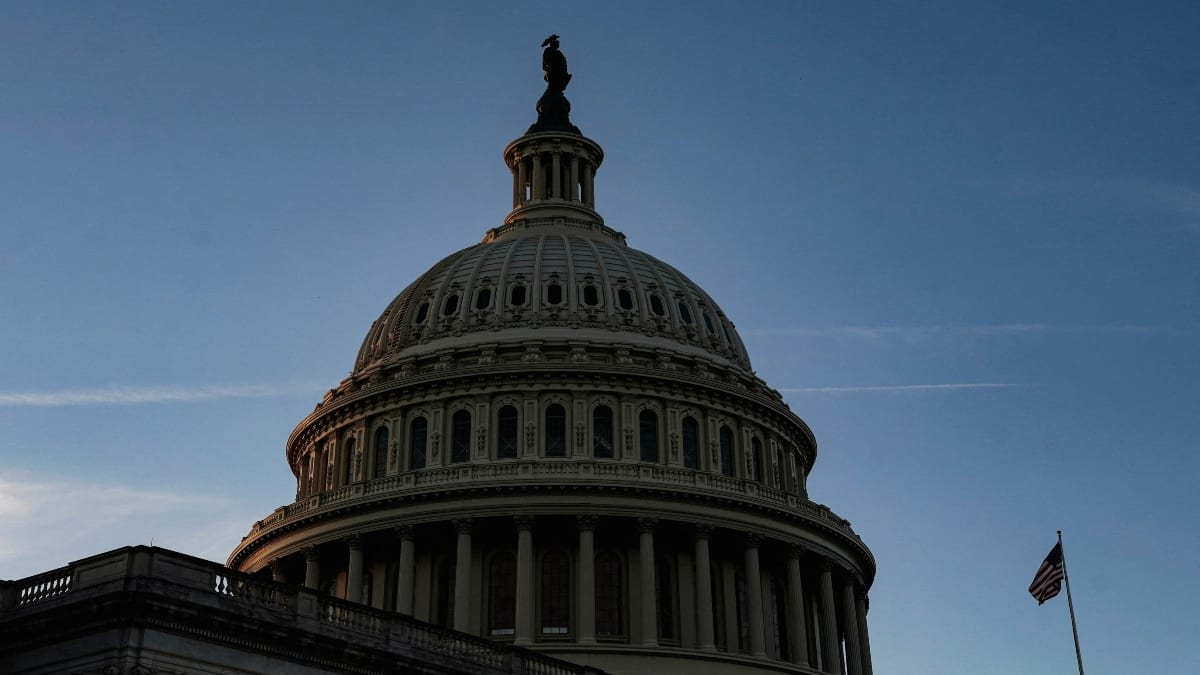 Trump freezes .1 billion for Democratic stronghold Chicago amid shutdown standoff