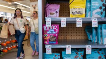 In September, US consumer confidence fell to 94.2, its lowest level since April, reflecting growing concerns over inflation, rising prices, and a weakening job market. (Image credit: AFP)