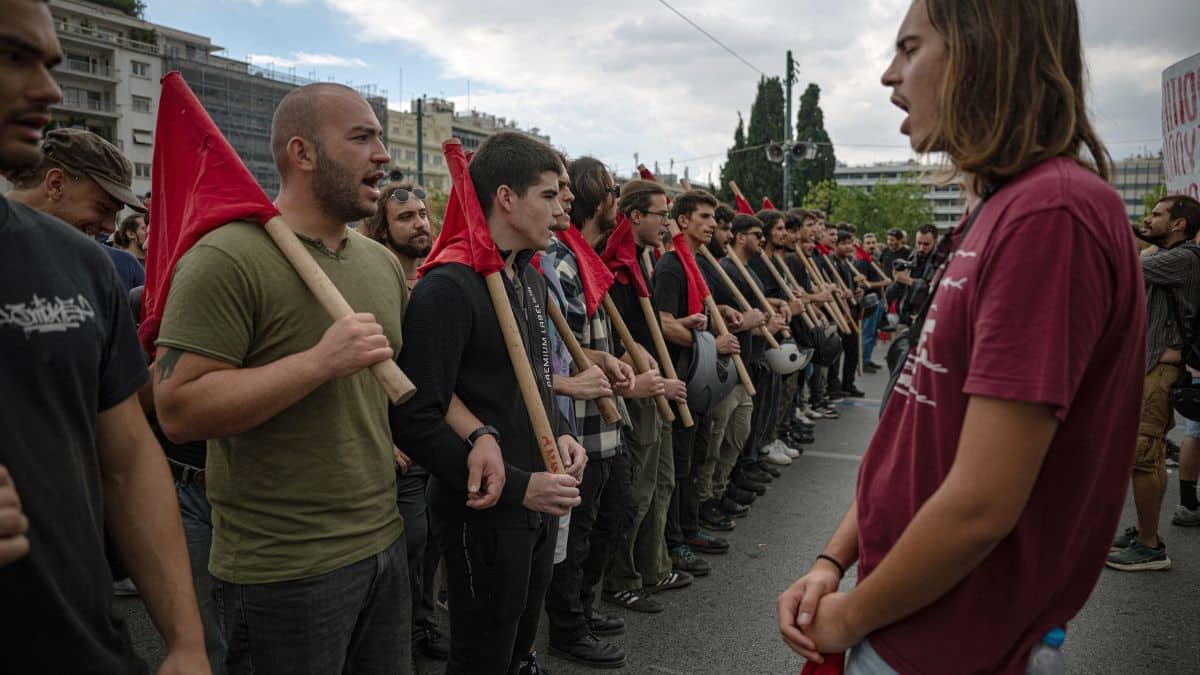 ‘Modern slavery’: Greek workers stage massive strike against 13-hour workday plans