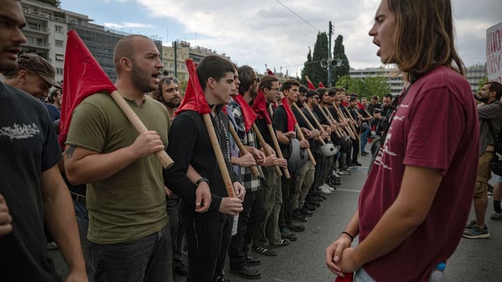 ‘Modern slavery’: Greek workers stage massive strike against 13-hour workday plans
