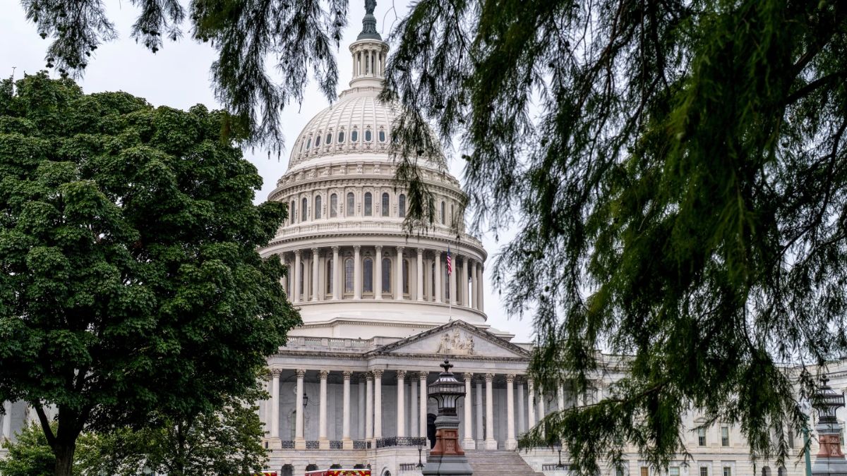 There are significant differences in how the legislatures of the UK and US shape the budgetary process. AP There are significant differences in how the legislatures of the UK and US shape the budgetary process. AP