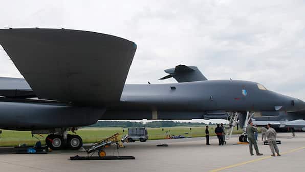 Did US fly B-1 bombers near Venezuela?
