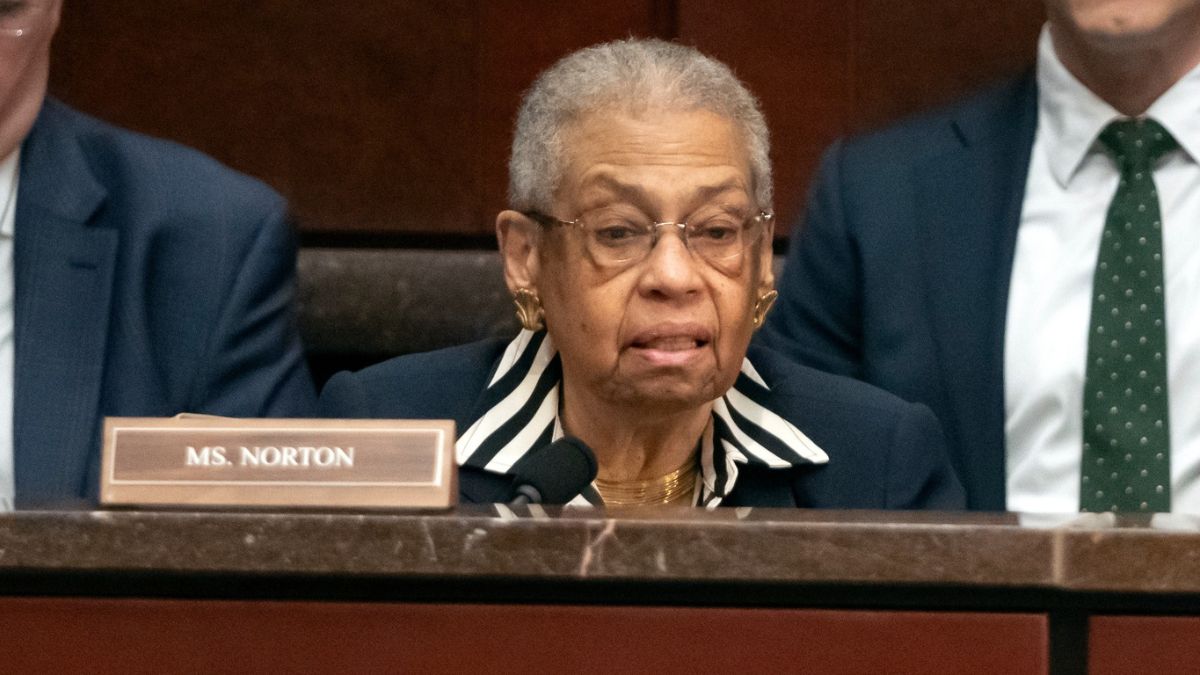 At 88, US Congress’s oldest member Eleanor Holmes Norton falls victim to $4,000 scam amid rumours of dementia At 88, US Congress’s oldest member Eleanor Holmes Norton falls victim to $4,000 scam amid rumours of dementia