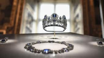 Among the stolen jewels were the sapphire-adorned tiara, necklace and single earring worn by Queen Marie-Amélie and Queen Hortense. AFP