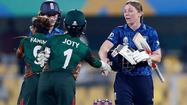 Heather Knight’s unbeaten 79 guides England to thrilling four-wicket win over Bangladesh in Women’s World Cup
