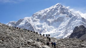 7 killed, 5 hurt in Nepal after avalanche hits Mount Yalung Ri