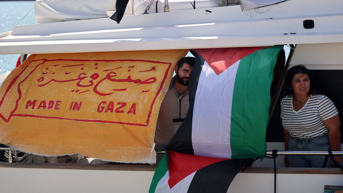 Last boat of the 42 flotilla carrying aid for Gaza intercepted by Israeli forces