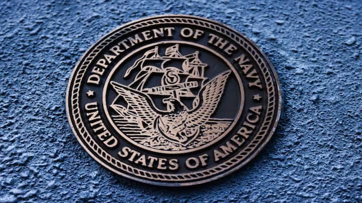 US Navy helicopter, fighter jet crash in South China Sea, probe underway