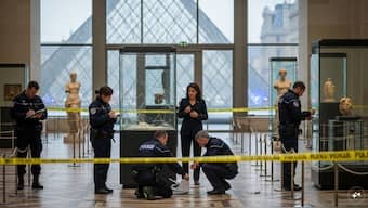 France: Robbery at Paris's Louvre Museum forces sudden closure; investigation under way. Image: AI generated.