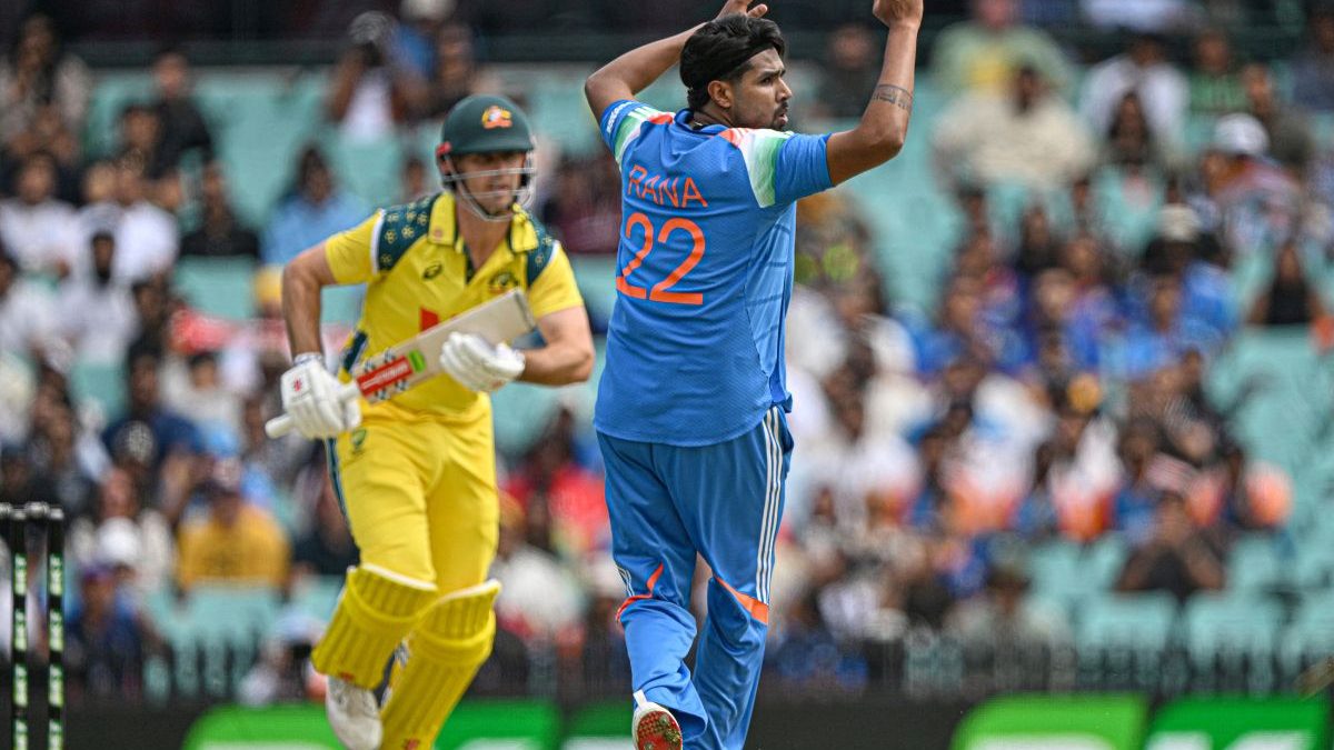 Australia vs India LIVE Score, 3rd ODI at Sydney: India need more wickets as Australia continue to cruise Australia vs India LIVE Score, 3rd ODI at Sydney: India need more wickets as Australia continue to cruise