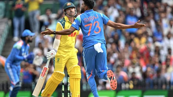 Australia vs India LIVE Score, 3rd ODI at Sydney: Kohli takes a sharp catch as Short departs for 30 Australia vs India LIVE Score, 3rd ODI at Sydney: Kohli takes a sharp catch as Short departs for 30