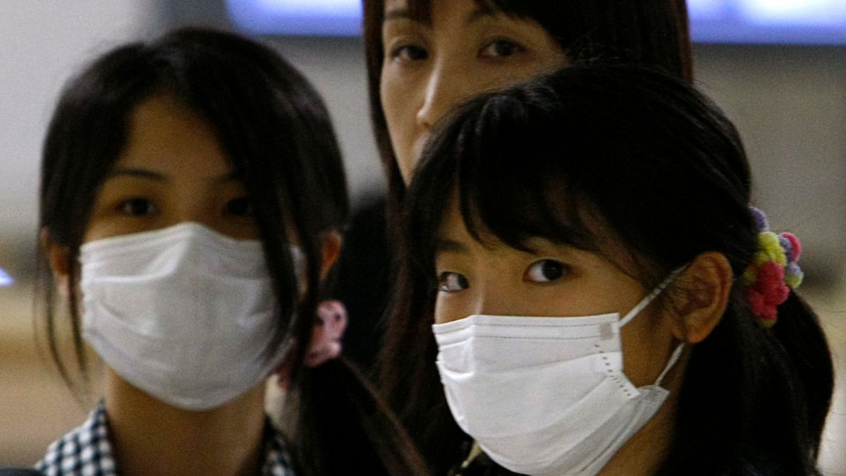 Japanese health authorities have confirmed that influenza cases have surpassed the epidemic threshold. The sudden surge has alarmed both residents and medical experts, reigniting fears of another widespread health crisis. File image/Reuters Japanese health authorities have confirmed that influenza cases have surpassed the epidemic threshold. The sudden surge has alarmed both residents and medical experts, reigniting fears of another widespread health crisis. File image/Reuters