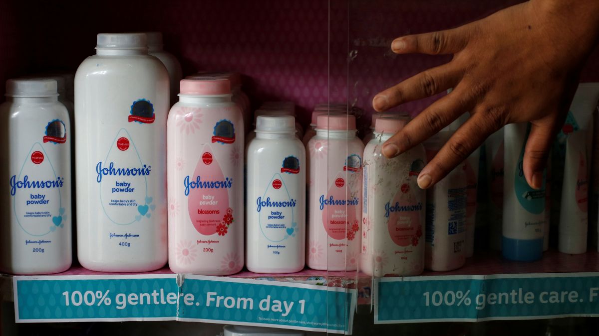 A Los Angeles jury has awarded the family of Mae Moore $966 million in the latest lawsuit alleging its baby powder products cause cancer. File image/Reuters A Los Angeles jury has awarded the family of Mae Moore $966 million in the latest lawsuit alleging its baby powder products cause cancer. File image/Reuters