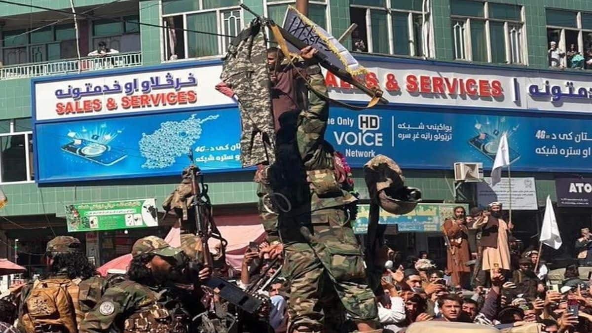 How Afghanistan Taliban displayed pants of Pakistani soldiers, leaving them red-faced