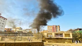 Pakistan strikes Kabul, killing 4 as tensions with Afghanistan escalate