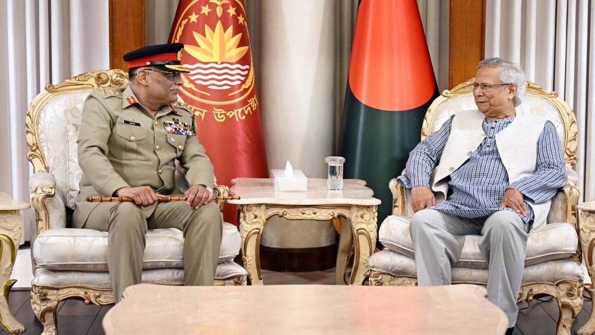 Pakistan general meets Bangladesh’s Yunus. Is this ominous for India? Pakistan general meets Bangladesh’s Yunus. Is this ominous for India?