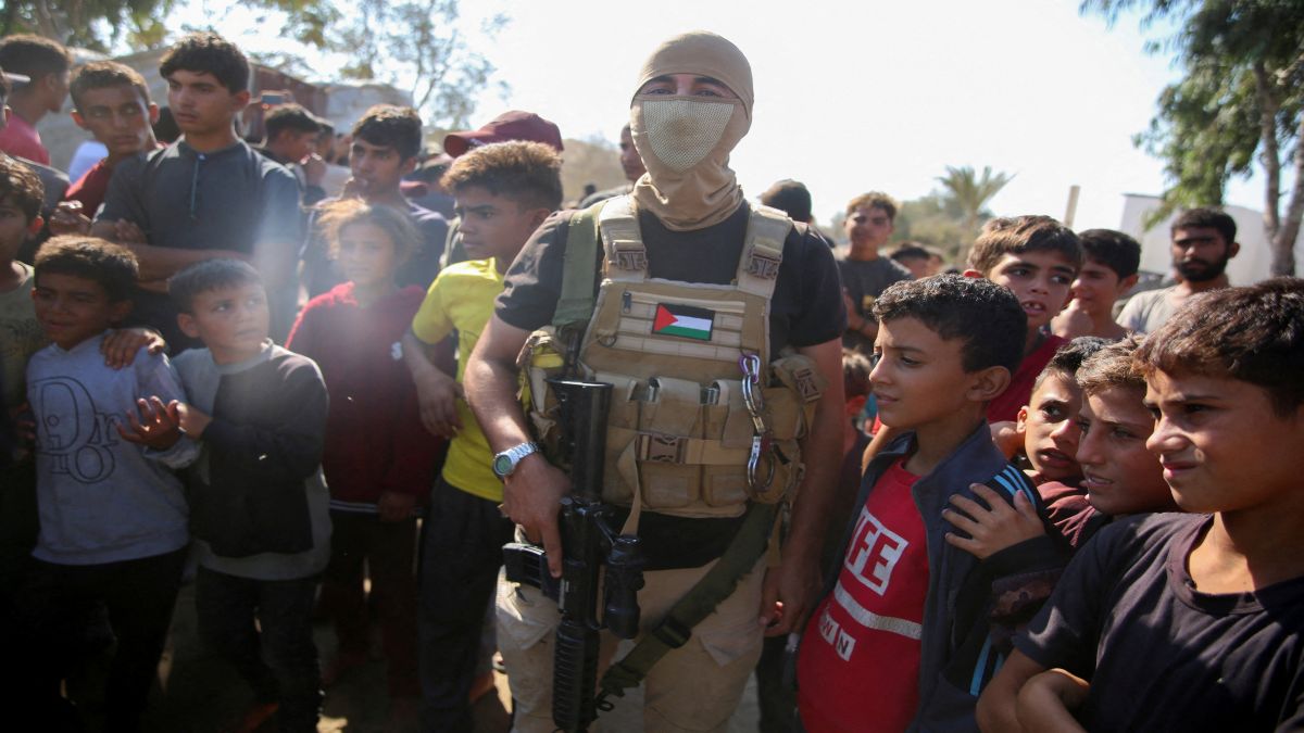 Israel comes under pressure to release Hamas fighters trapped in Gaza tunnels Israel comes under pressure to release Hamas fighters trapped in Gaza tunnels