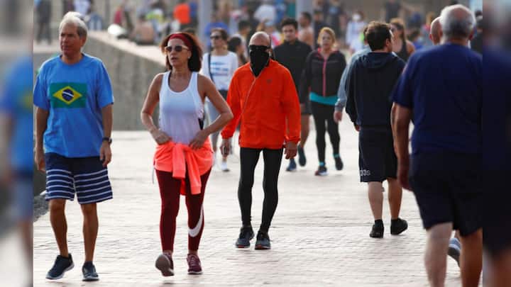 Is taking one long walk better for you than several short ones? Firstpost Image