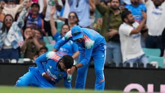 Shreyas Iyer was admitted to the ICU in Sydney after suffering internal bleeding. Image: AP