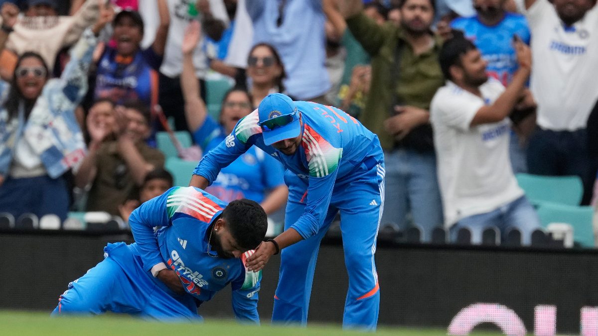 Shreyas Iyer was admitted to the ICU in Sydney after suffering internal bleeding. Image: AP Shreyas Iyer was admitted to the ICU in Sydney after suffering internal bleeding. Image: AP