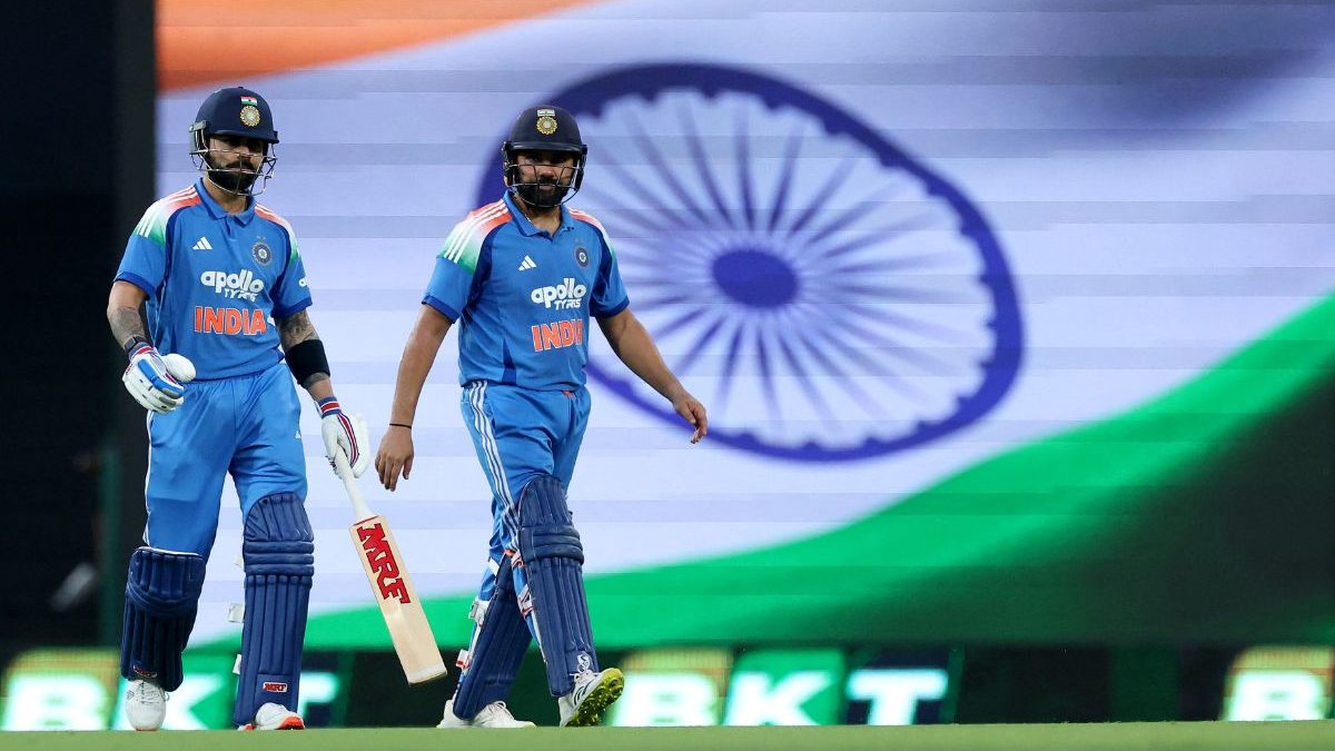 Australia vs India LIVE Score, 3rd ODI at Sydney: Rohit smashes 60th ODI fifty, Kohli cruising well at other end Australia vs India LIVE Score, 3rd ODI at Sydney: Rohit smashes 60th ODI fifty, Kohli cruising well at other end