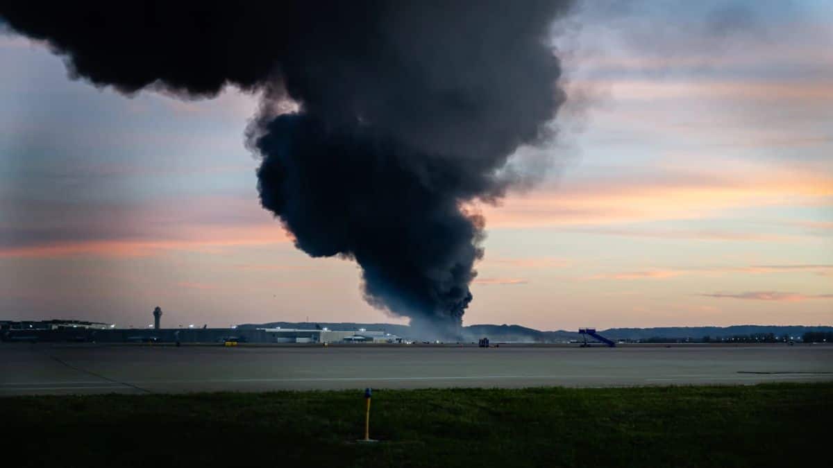 Cargo plane crashes in Kentucky, killing 7. Here is what went wrong